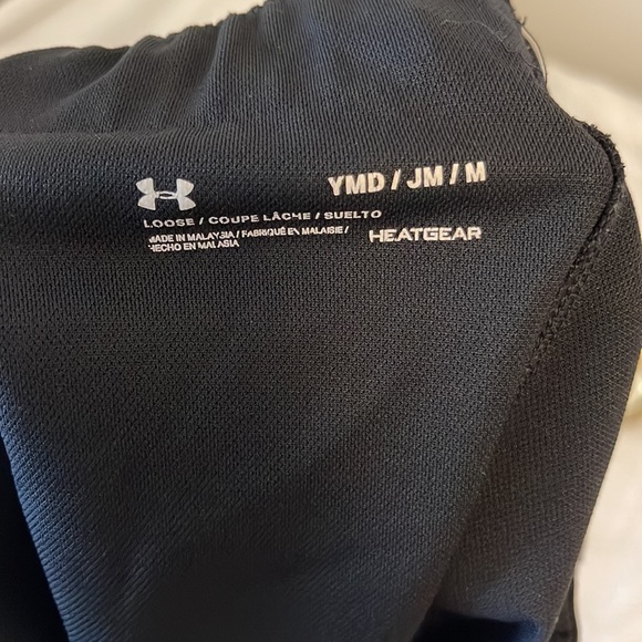 YM-Kids Under Armour Shorts - Picture 3 of 3